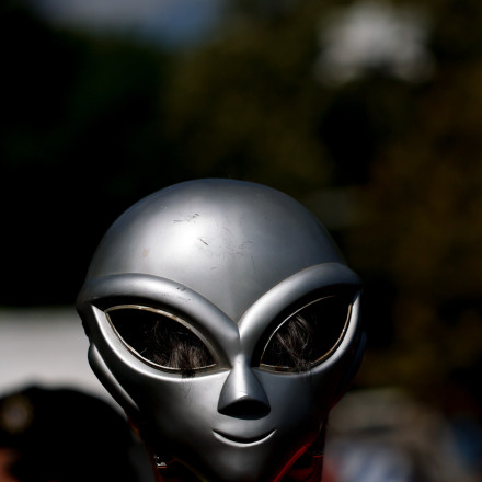 «Μίλησα με εξωγήινο και μου είπε τι θα καταστρέψει τον κόσμο»: Συγκλονιστική μαρτυρία από το 1992