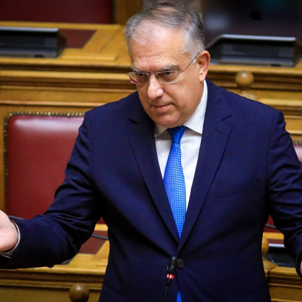 «Κομμουνιστικό» το πλαφόν αλλά ο Θεοδωρικάκος είχε άλλη άποψη