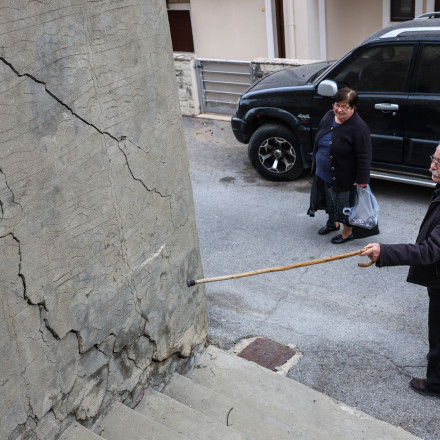 Βούτες Ηρακλείου: Σε εξέλιξη οι αυτοψίες στις ρωγμές - Λέκκας: Είναι ένα φαινόμενο «μοναδικό»