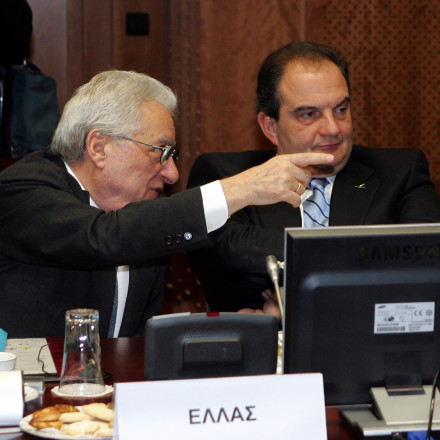 Καραμανλής για Μολυβιάτη: Χάνω έναν δικό μου άνθρωπο, θα κρατώ τις πολύτιμες διδαχές του