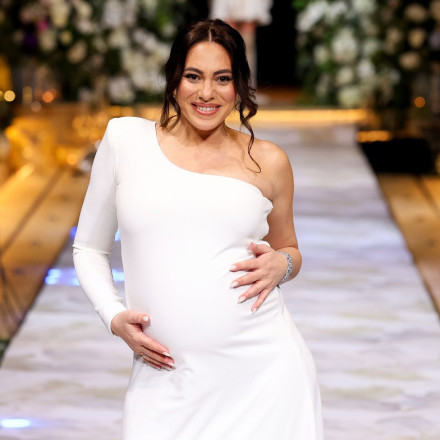 Ευρυδίκη Βαλαβάνη: Χορεύει ξέφρενα σε πάρτι φίλης της στον έβδομο μήνα της εγκυμοσύνης