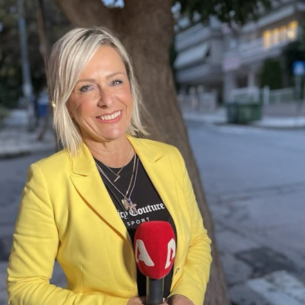 Ραγίζει καρδιές η Ρένα Κουβελιώτη για τον θάνατο της Σούζυς Καζαντζίδου: «Περίμενα το "διαβάστηκε"»