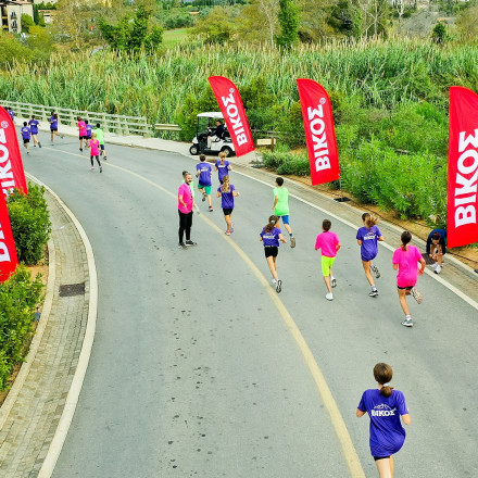 Ρέουμε μαζί : Το φυσικό μεταλλικό νερό Βίκος στο Navarino Challenge