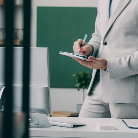 Επιχειρήσεις και επαγγελματίες απολαμβάνουν αύξηση χρηματοδότησης μετά την άνοδο των καταθέσεων