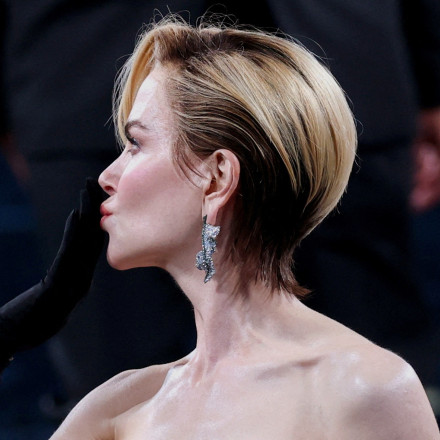 Νικόλ Κίντμαν: Το ανατρεπτικό look στο Met Gala και το ηχηρό μήνυμα πίσω από την τολμηρή αλλαγή