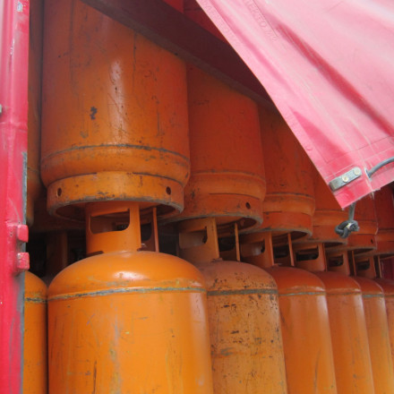 Χανιά: Πέταξαν γεμάτη φιάλη υγραερίου σε κάδο σκουπιδιών - Από τύχη αποφεύχθηκαν τα χειρότερα