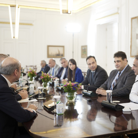 Οι πολίτες βαθμολογούν το Δημόσιο  - Πώς θα λειτουργεί η νέα πλατφόρμα και το ερωτηματολόγιο