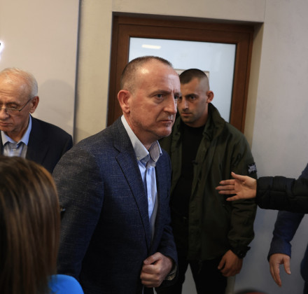 Πολιτικός σεισμός στη Βόρεια Μακεδονία: Αποχώρησε το αλβανικό κόμμα από την κυβέρνηση Πολιτικός σεισμός στη Βόρεια Μακεδονία: Αποχώρησε το αλβανικό κόμμα από την κυβέρνηση