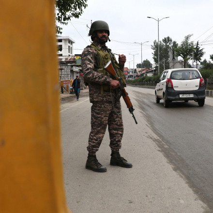 Συναγερμός για νέο πόλεμο: Η Ινδία εξαπέλυσε πυραύλους σε πακιστανικές βάσεις – Το Πακιστάν απαντά