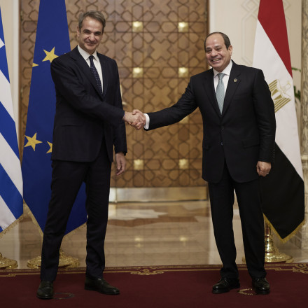 Ο Μητσοτάκης υποδέχεται τον Αλ Σίσι για το πρώτο Ανώτατο Συμβούλιο Συνεργασίας Ελλάδας - Αιγύπτου Ο Μητσοτάκης υποδέχεται τον Αλ Σίσι για το πρώτο Ανώτατο Συμβούλιο Συνεργασίας Ελλάδας - Αιγύπτου