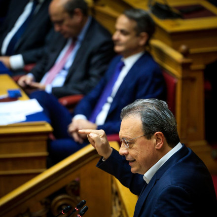 Φάμελλος καλεί Μητσοτάκη στη Βουλή για την «Ομάδα Αλήθειας»