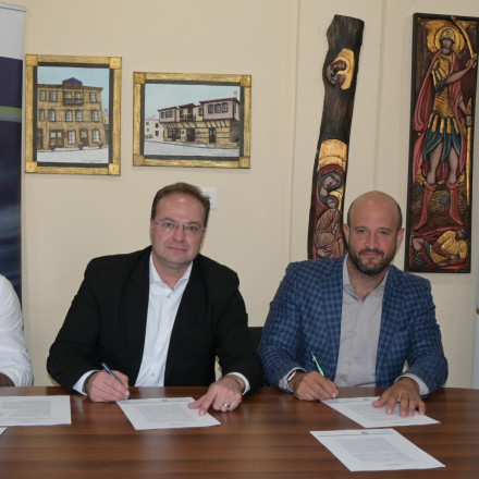 Δήμος Αριστοτέλη & Ελληνικός Χρυσός: Υπογραφή συμβάσεων έργων ύψους 1,5 εκατ. ευρώ