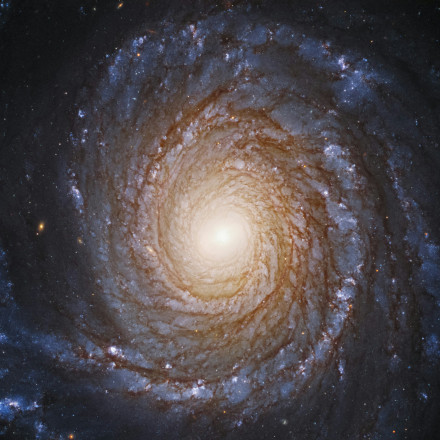 «Ακούμε» το Σύμπαν: Αυτός είναι ο ήχος που παράγουν οι μαύρες τρύπες