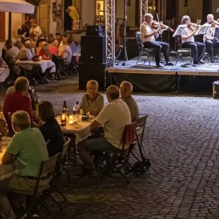 Είμαστε για τα πανηγύρια; Όταν ο πολιτισμός πληρώνεται με… δημοτικά τέλη. Μια ελληνική πατέντα με πανελλήνιο ενδιαφέρον