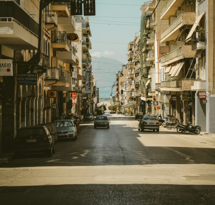 «Μην πας με τα πόδια»: Αυτή η ελληνική πόλη βγήκε 2η χειρότερη για περπάτημα σε όλο τον κόσμο «Μην πας με τα πόδια»: Αυτή η ελληνική πόλη βγήκε 2η χειρότερη για περπάτημα σε όλο τον κόσμο