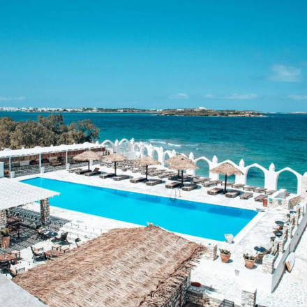 Στη HotelBrain το πρώην Selina Paros υπό το brand της Radisson Individual το 2026