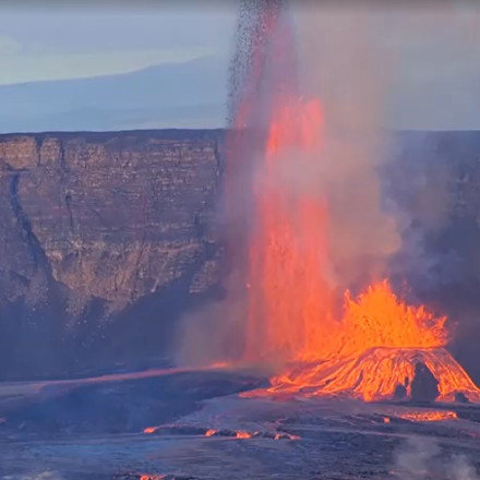 Νέα έκρηξη του ηφαιστείου Κανλάον στις Φιλιππίνες - Δείτε το εντυπωσιακό βίντεο