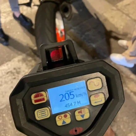 Τον «τσάκωσαν» να τρέχει με 205 χλμ/ώρα στη Βουλιαγμένης - Χειροπέδες σε 35χρονο μοτοσικλετιστή