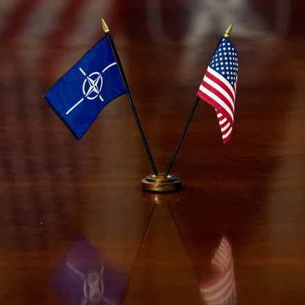 Το ΝΑΤΟ «κονταίνει» τη σύνοδο κορυφής για να μην προλάβει να φύγει ο Τραμπ