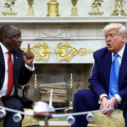 Χαμός με τον Τραμπ και τον Νοτιοαφρικανό πρόεδρο - Τον «κατσάδιασε» μπροστά στις κάμερες