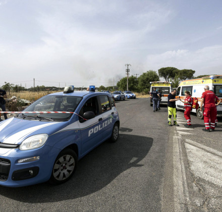 Σοκαριστικό τροχαίο στην Ιταλία: Σχολικό συγκρούστηκε με φορτηγό - Νεκρή η δασκάλα, 2 μαθητές τραυματίες Σοκαριστικό τροχαίο στην Ιταλία: Σχολικό συγκρούστηκε με φορτηγό - Νεκρή η δασκάλα, 2 μαθητές τραυματίες