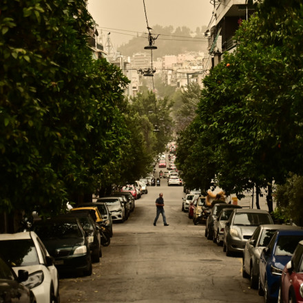 Αφρικανική σκόνη και 30ρια δημιουργούν «εκρηκτικό» καιρικό κοκτέιλ - Ποιες περιοχές θα θυμίζουν «Σαχάρα»