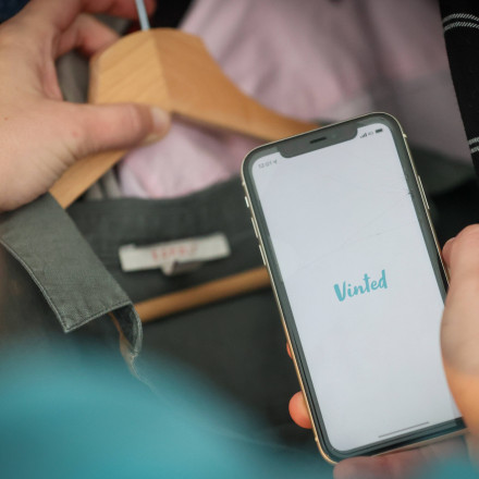 Στην κορυφή των πωλήσεων ρούχων στη Γαλλία η… Vinted με τα μεταχειρισμένα! Στην κορυφή των πωλήσεων ρούχων στη Γαλλία η… Vinted με τα μεταχειρισμένα!