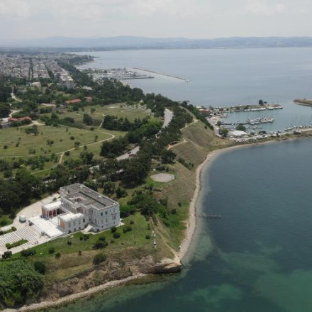 Θεσσαλονίκη: Στη Βουλή ο αποκλεισμός της Καλαμαριάς από το παραλιακό μέτωπο