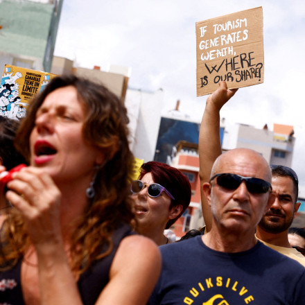 «Μετωπική» ισπανικής κυβέρνησης - Airbnb: Στα δικαστήρια μετά το μπλόκο σε 66.000 καταλύματα