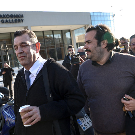 Εάλω η... λογική - Ο Παπαδόπουλος μηνύει το ελληνικό FBI