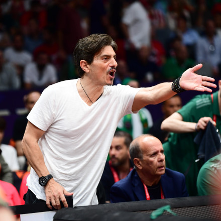 Γιαννακόπουλος: Απάντησε σε Παναγιώτη και Γιώργο Αγγελόπουλο με βίντεο και... «ας χορέψουμε»