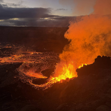 Χαβάη: «Ξύπνησε» ξανά το ηφαίστειο Κιλαουέα - Η λάβα φτάνει σε ύψος τον πύργο του Άιφελ