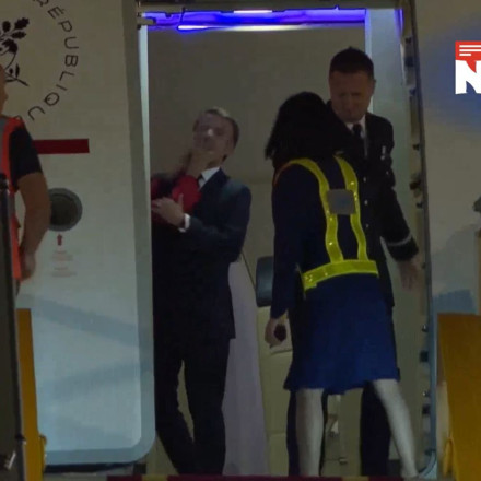 Το «χαστούκι» της Μπριζίτ που «πάγωσε» τον Μακρόν - Η αμήχανη αντίδρασή του μπροστά στην κάμερα