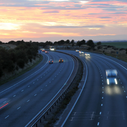 Όριο ταχύτητας 30 χλμ την ώρα: Όταν ο νόμος σε σταματά και η υποδομή σε εκδικείται