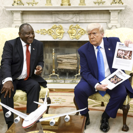 Ξένοι ηγέτες ξανασκέφτονται αν θα συναντηθούν με τον Τραμπ μετά την ενέδρα στον Ραμαφόσα