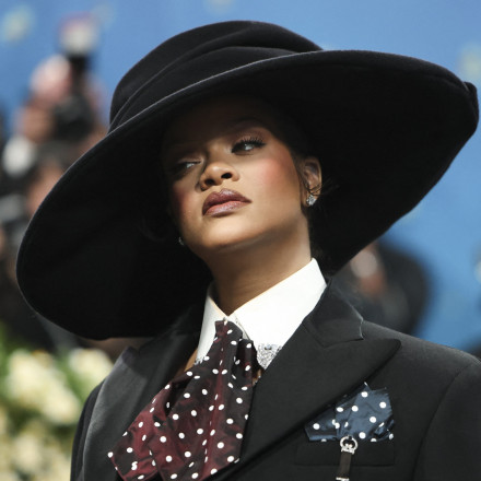 Πυροβολισμοί έξω από το σπίτι της Ριάνα - Συνελήφθη γυναίκα που άνοιξε πυρ 7 φορές