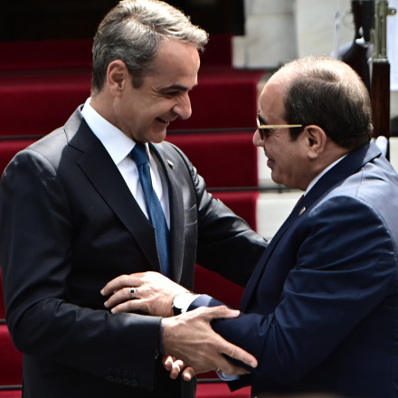 Μονή Σινά: Το παρασκήνιο του διπλωματικού θρίλερ - Επικίνδυνα παιχνίδια, νυχτερινές εξηγήσεις