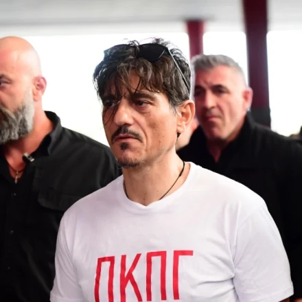 Αποδοκιμασίες από τους φίλους του Ολυμπιακού κατά την άφιξη του Γιαννακόπουλου [vid]