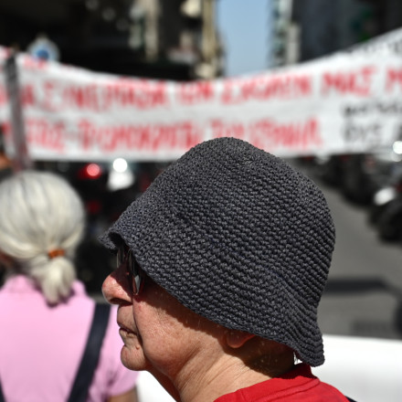 ΣτΕ: Έγινε η πιλοτική δίκη για την επαναφορά των δώρων στο Δημόσιο - Τι είπαν ΑΔΕΔΥ και Δημόσιο ΣτΕ: Έγινε η πιλοτική δίκη για την επαναφορά των δώρων στο Δημόσιο - Τι είπαν ΑΔΕΔΥ και Δημόσιο