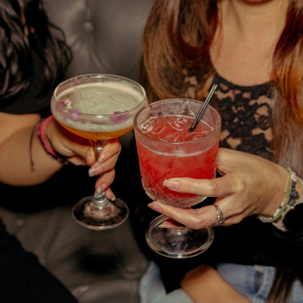 Τρία παιδιά στο νοσοκομείο μετά από κατανάλωση αλκοόλ - 17χρονος με πλαστή ταυτότητα