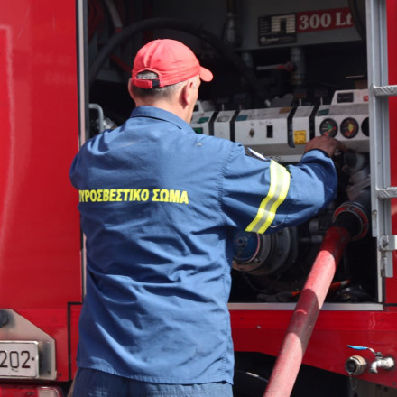 Φωτιά στη Μαγούλα κοντά στην Αττική Οδό - Κινητοποίηση της Πυροσβεστικής