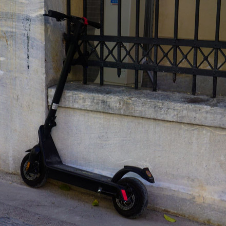 Λάρισα: Πατίνι παρέσυρε και τραυμάτισε 9χρονο κοριτσάκι