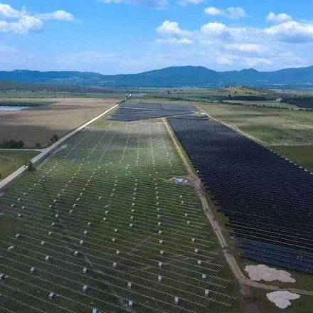 Όμιλος ΔΕΗ: Προσθέτει φωτοβολταϊκό πάρκο 88 MW στο χαρτοφυλάκιο της Βουλγαρίας