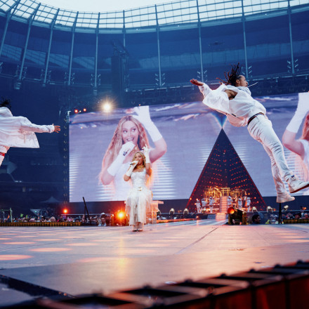 Σκηνές απείρου κάλλους σε συναυλία της Beyonce - Ξύλο με μπουνιές την ώρα που βρισκόταν on stage