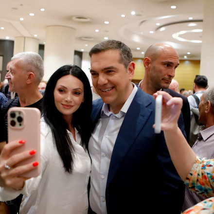 Διάσκεψη Τσίπρα: Οι παρουσίες, οι απουσίες και το «καρφί» για το συνέδριο