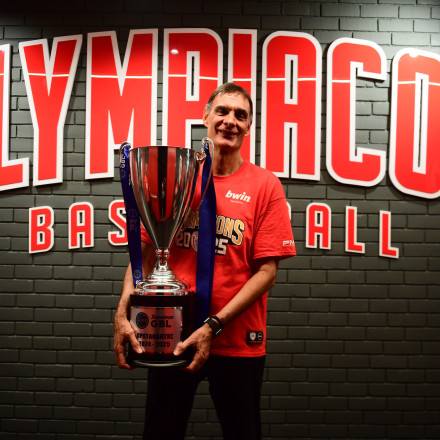 Ολυμπιακός: Η παραμονή του Γιώργου Μπαρτζώκα και οι σκέψεις του Έλληνα τεχνικού