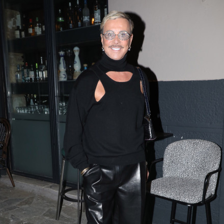 Λάκης Γαβαλάς: «Κοιτάχτηκα στον καθρέφτη και είπα: ''Βρε παλιόγερε είναι δυνατόν...''»