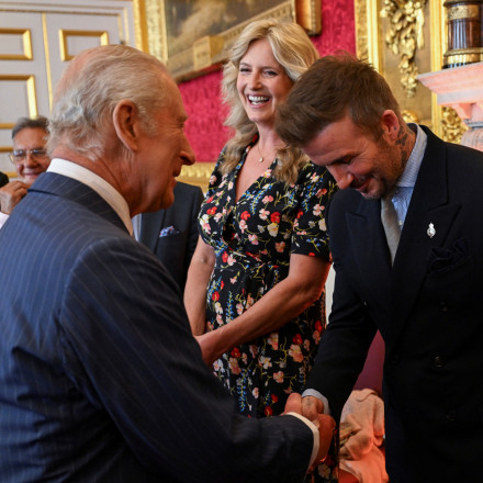 Ιππότης χρίστηκε ο Μπέκαμ από τον βασιλιά Κάρολο - Θα λέγεται πλέον «σερ»