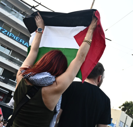 Δεκάδες Έλληνες κρατούνται στο Κάιρο - Δεν τους επιτράπηκε η συμμετοχή στο «March to Gaza» Δεκάδες Έλληνες κρατούνται στο Κάιρο - Δεν τους επιτράπηκε η συμμετοχή στο «March to Gaza»