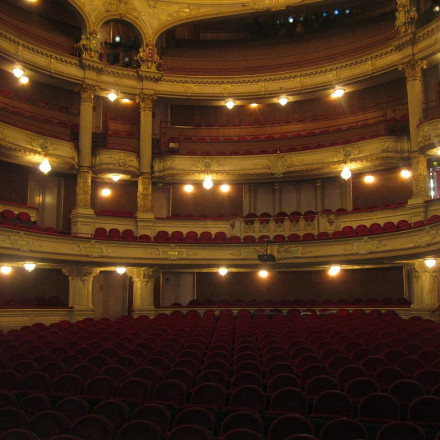 Ξεκίνησαν οι αιτήσεις για τα δωρεάν εισιτήρια θεάτρου - Η διαδικασία και οι δικαιούχοι